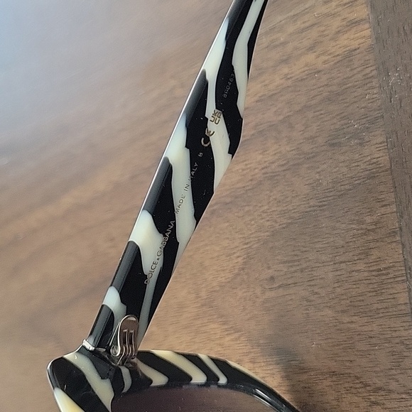 Dolce & Gabbana DG 4414 Black Animal Print/Grey Shaded 54/20/145 Sunglasses - Picture 4 of 5